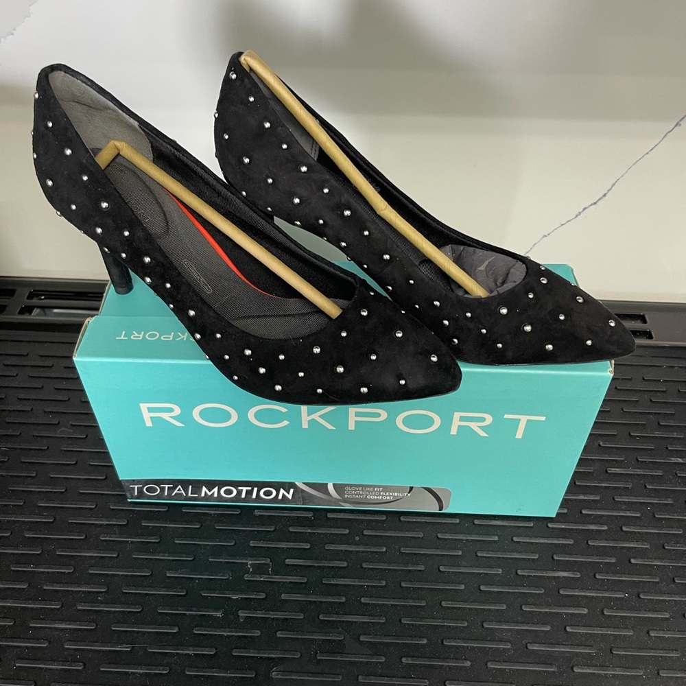 ROCKPORT 75mm Total Motion Women’s Pump Sz 6M Black Kid Suede Stud NIB - Picture 4 of 13